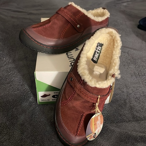 EARTH Indulge Suede Fleeced Lined Clog/Mule. Size 9 Merlot - Picture 12 of 15